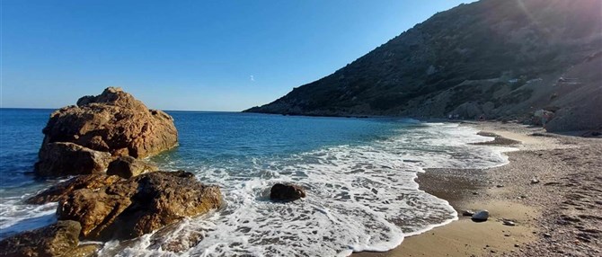 Ikaria Řecko - pláž Nealia